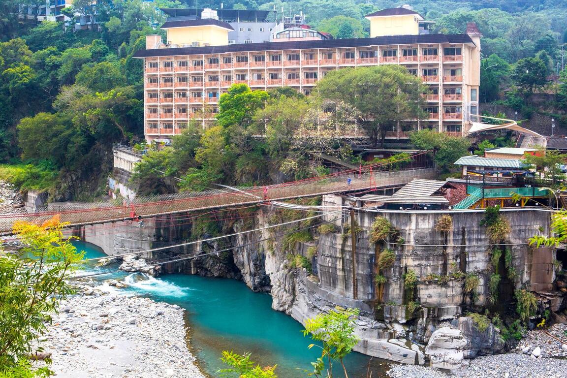 Suối nóng Cốc Quan