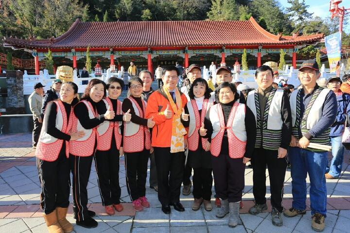 全台最高海拔元旦升旗 林市长梨山许下国政、市政及市民宜居三愿-比赞