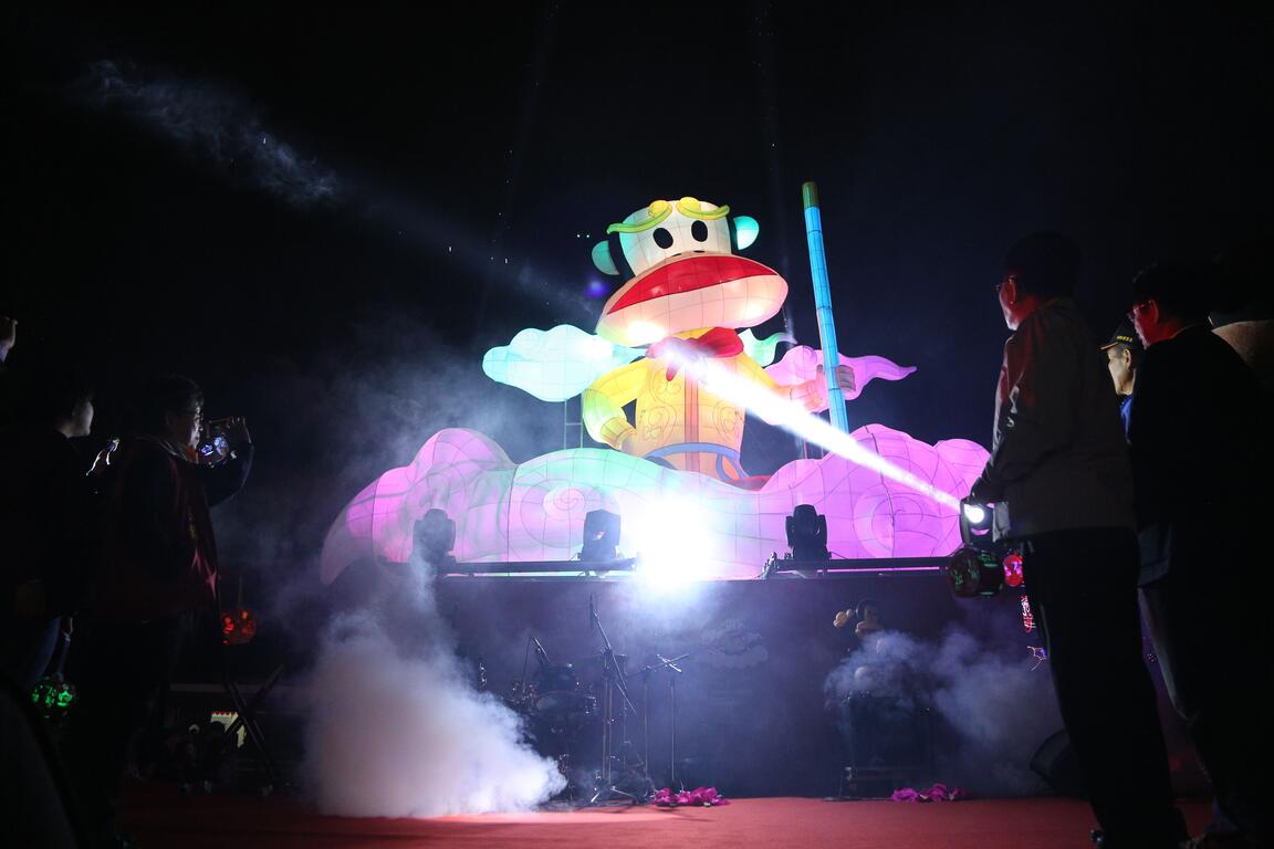 元宵燈會台中海線首設燈區 主燈大嘴猴閃耀港區夜空-猴子