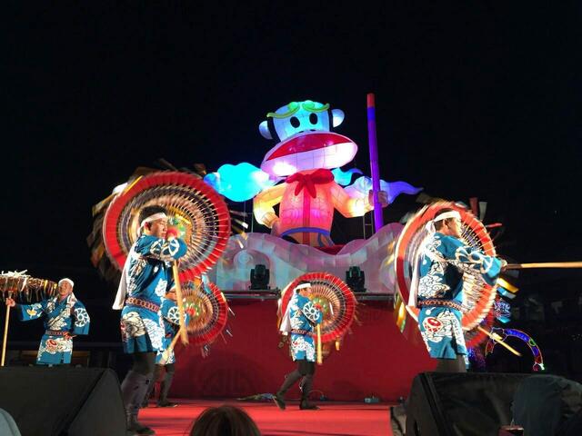 中台灣燈會添國際風 日本鳥取縣「因幡傘舞」交流演出-舞台熱鬧精彩