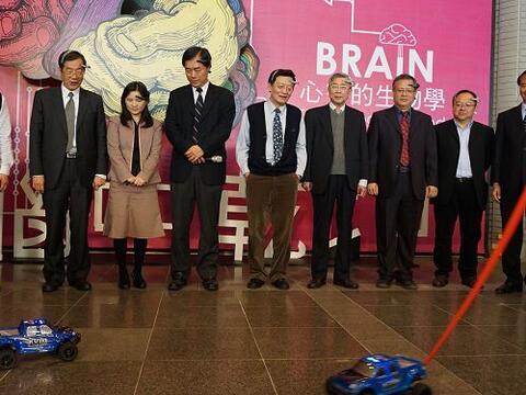 腦世紀將至!你也可以是超人! 國內首次認知神經科學大展科博館登場-遙控車