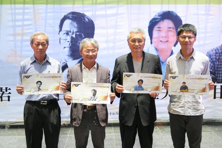 駛過30萬公里文學路 公車文學家身影謎底揭曉