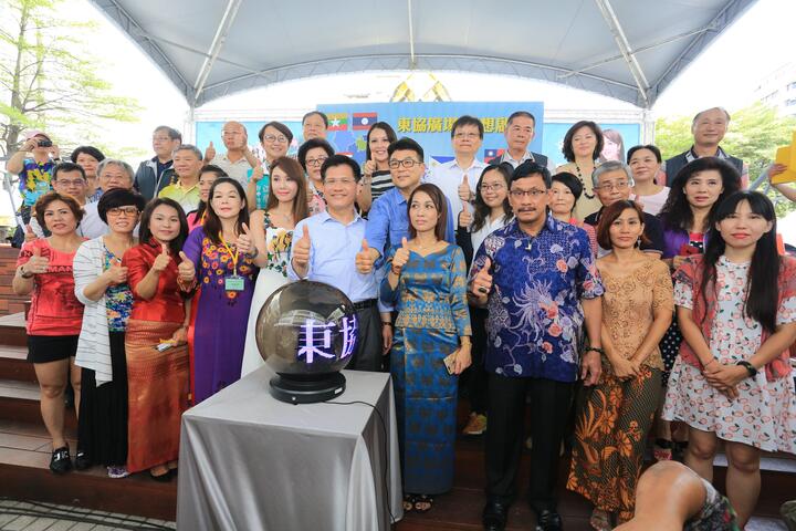 中市東協廣場啟用 林市長：新移民不只是過客