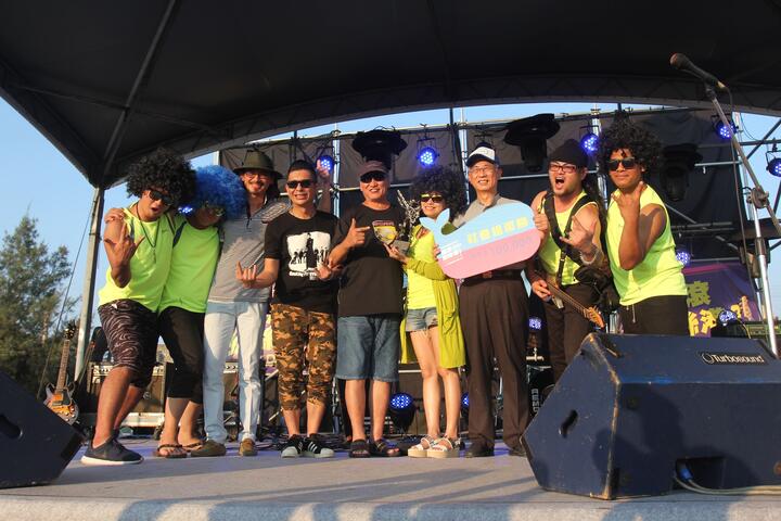 2016蓝带海洋观光季参与人次创纪录 今晚将举办摇滚总决赛-社会组优胜