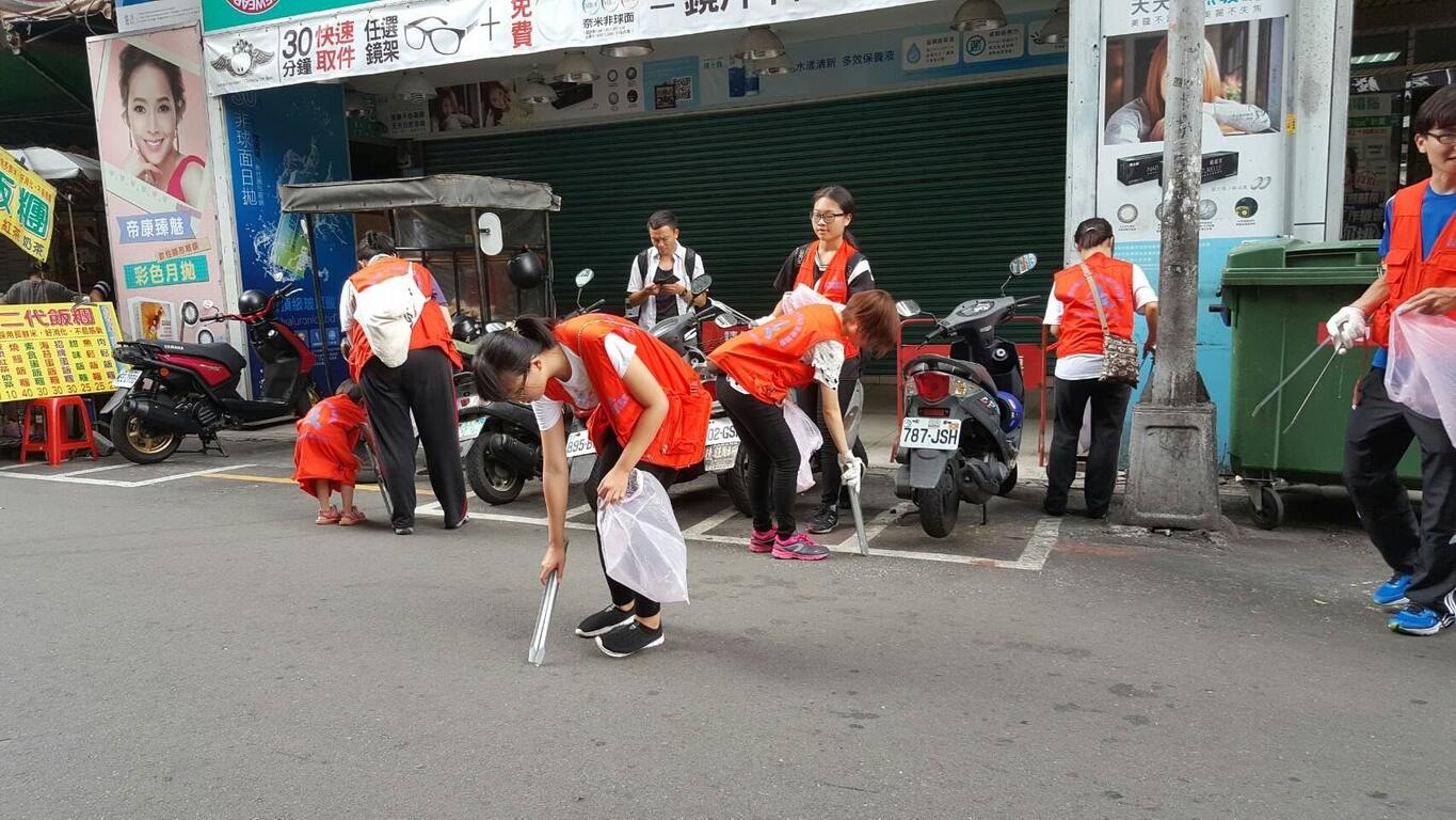 維護「一中商圈」環境整潔 中市府與民間國際組織合作清掃