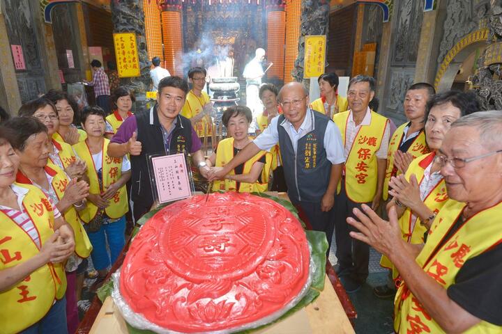 三山國王誕辰 客委會供奉120斤新丁粄祝壽