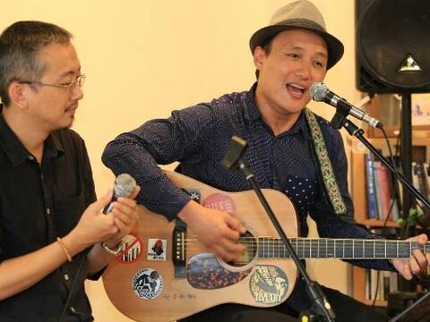 綠空慢慢走 - 吉他自彈自唱表演