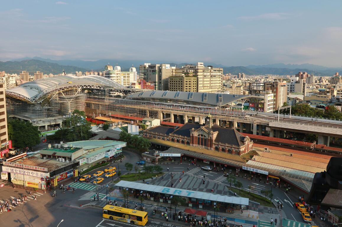 台中火車站新站前廣場開發 國光客運舊站11/23拆除
