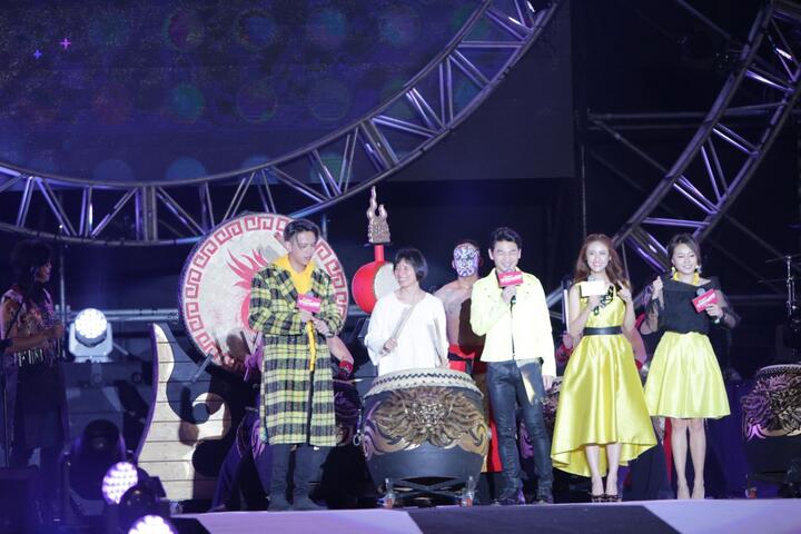 台中跨年晚會后里場 董事長樂團與九天民俗技藝團熱鬧開場