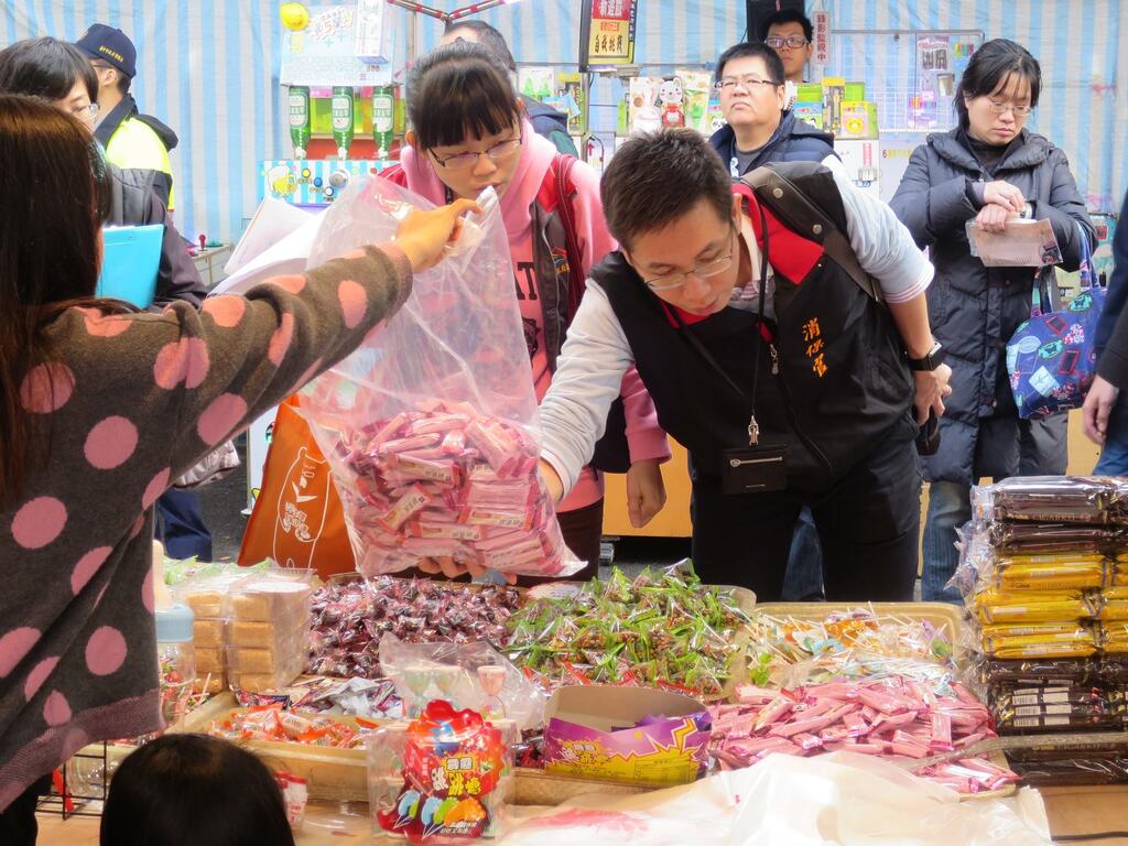 天津路年货大街开卖 中市府联合稽查保障消费权益