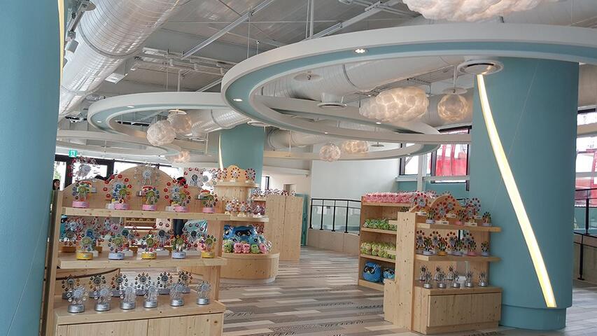 全台最大摩天轮天空之梦的主题商店