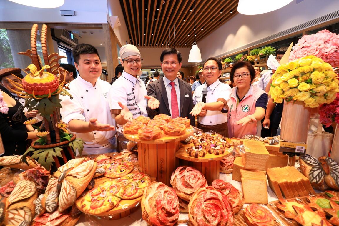 吳寶春台中旗艦店發表7款花博麵包