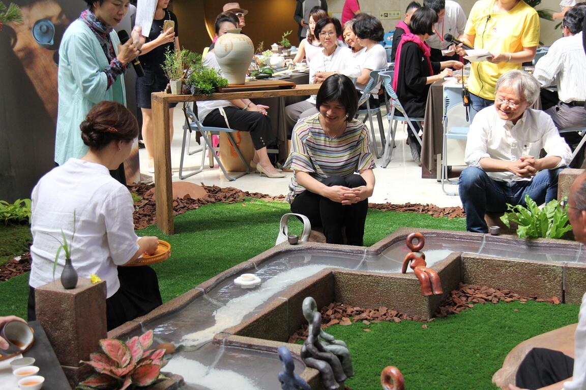 流水送茶說花語，林副市長以花開如意獻祝福