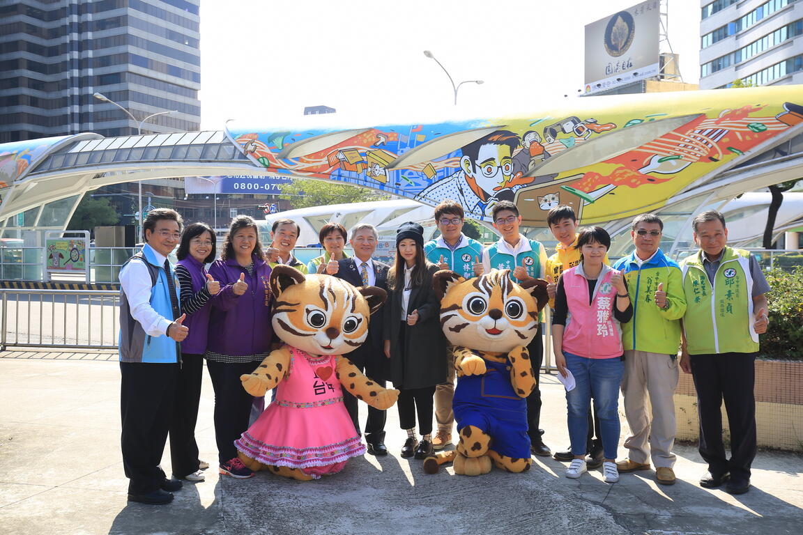 忠明國小彩繪優化公車站今日熱鬧啟用