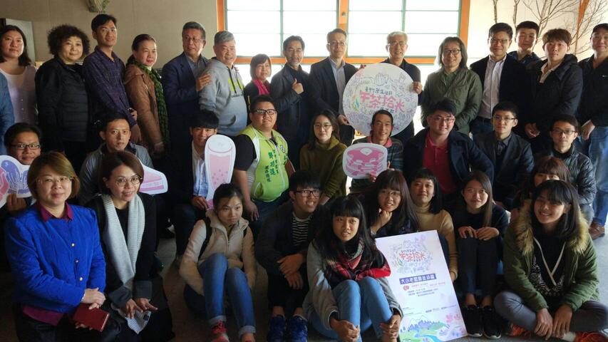 午茶生活節陳盛山局長與參與人員一起合照