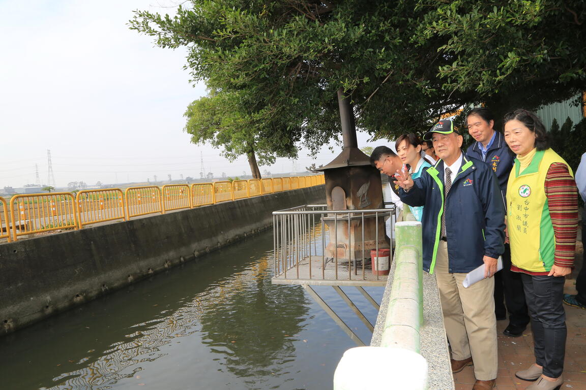 副市長林陵三率水利局、農業局視察大肚區磺溪書院前的崁子腳坑排水道及周邊地區環境維護事宜