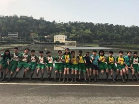 「種」出石虎迎花博 中市農業局邀民眾彩繪稻田體驗插秧