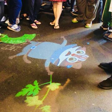 花博吉祥物逢甲夜市投影現身 遊客驚豔