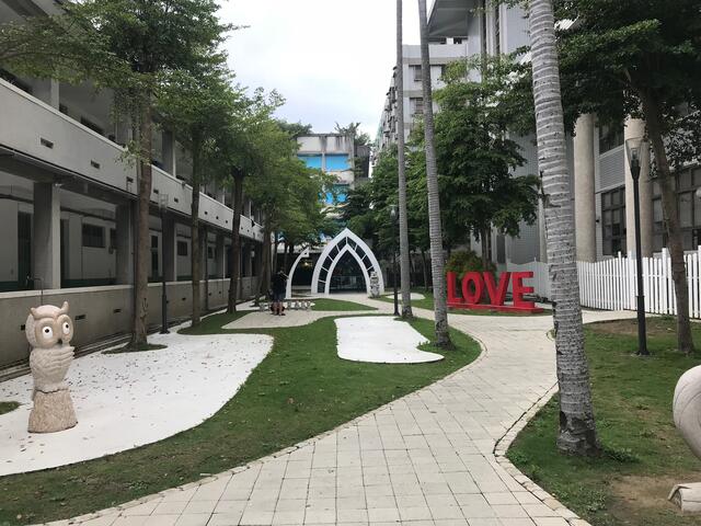 雾峰友善城乡环境 北峰公园绿美化 猫头鹰教堂造型公园拍婚纱夯