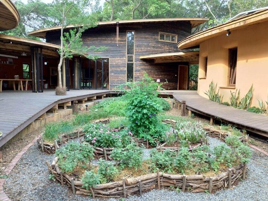 鑽石級低碳認證 后里森林園區「四口之家」永續自然