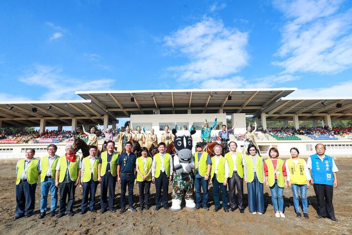 花博哈萨克马术表演团体首度亮相 林市长率8大组花博志工誓师