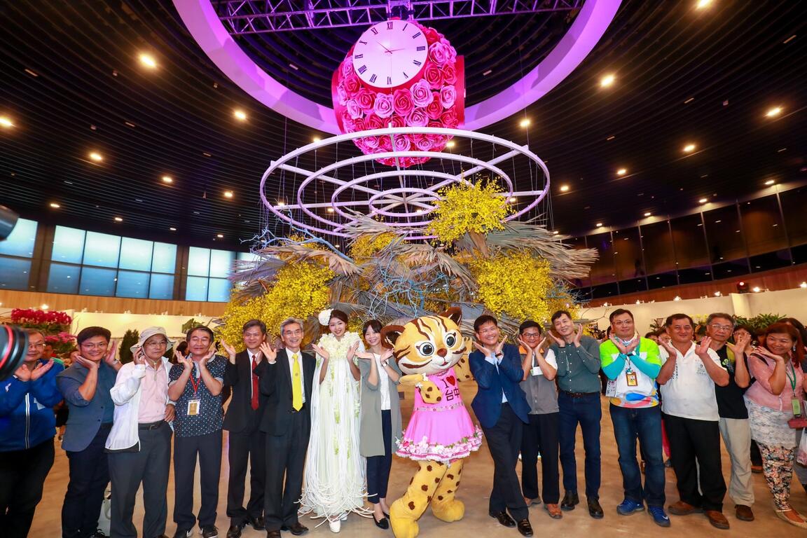 看见台湾兰花王国之美 花博后里马场园区「花舞馆」花团锦簇