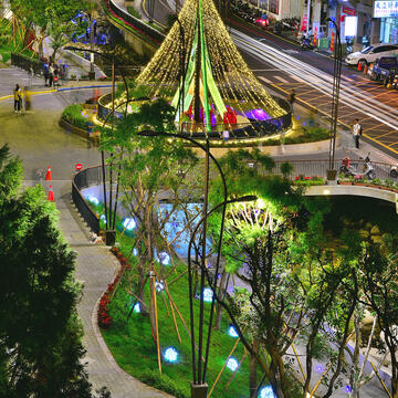 中市水中耶誕樹重現 柳川、葫蘆墩圳浪漫點燈