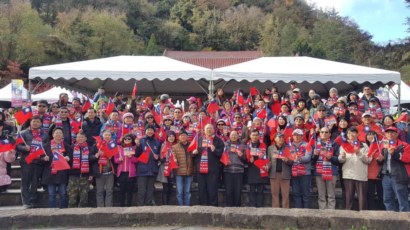 上梨山、迎曙光 全國最高升旗典禮在台中