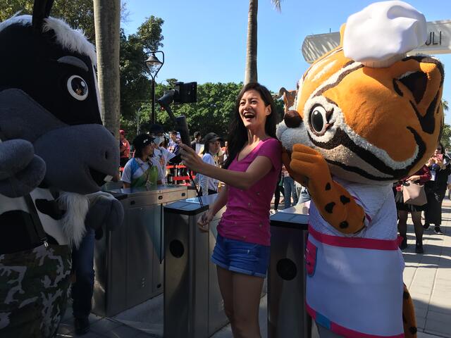 旅游达人Janet访台中花博 百万粉丝脸书直播互动