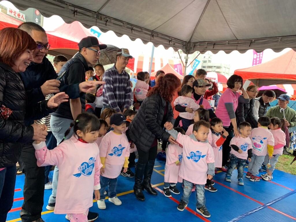 坪林森林公园千人亲子健行 透过运动促进健康及亲子关系