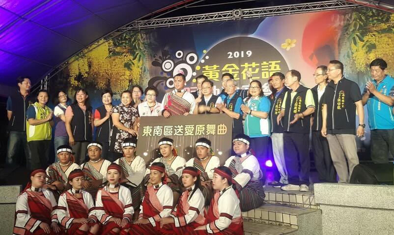 中市黄金花海下办音乐会 推广阿勃勒与艺文之美