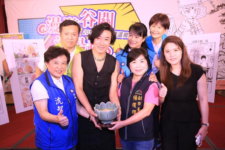 記者會現場邀請到亞洲美食天王陳鴻為台中溫泉設計料理