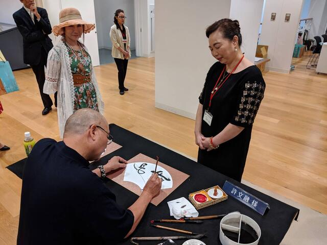 大墩美展交流展许文融老师现场挥毫