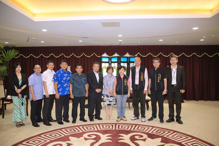 日本冲绳市议会拜会中市府-杨副市长宣传台中购物节