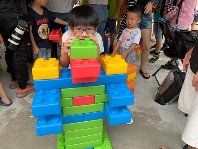 大安濱海露營區明年春季開放-今辦尋寶活動搶先體驗彩色積木夢幻露營區 (1)