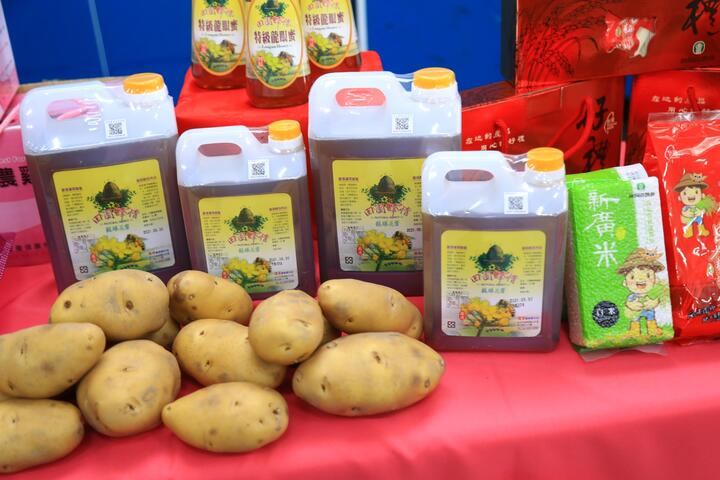 蜂蜜透过农会辅导-天然美味