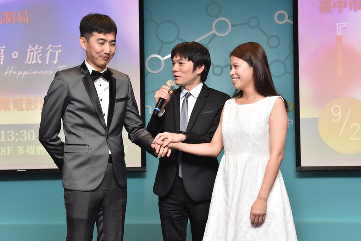 李局长与演员互动