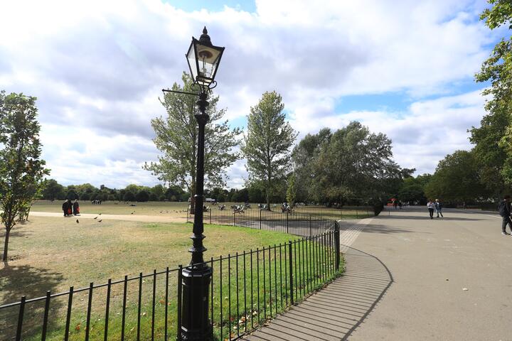 卢市长率市府团队参访海德公园