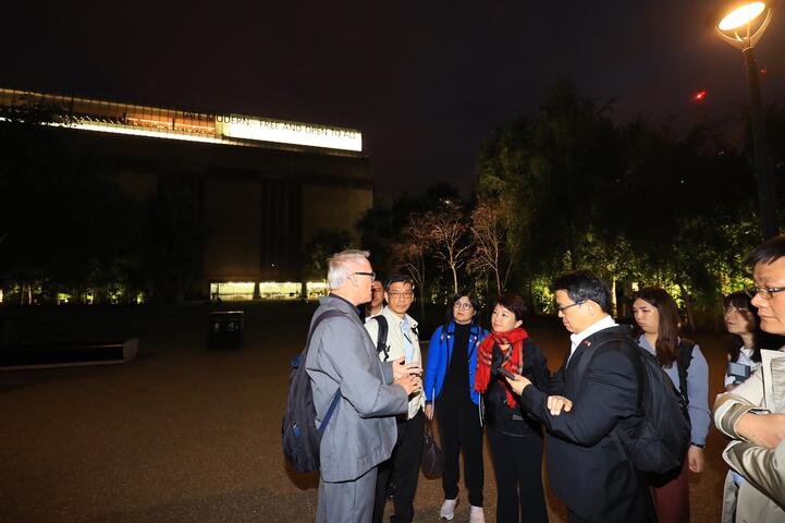 泰晤士河畔节节目总监adrian-evans-lvo与卢市长就河畔活动进行探讨与交流