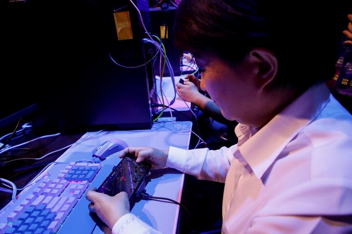 卢市长与-统神-张嘉航组队pk学生队