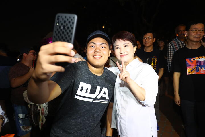 台中爵士音乐节「爆满」! 首日破18万人次「超乎预期」