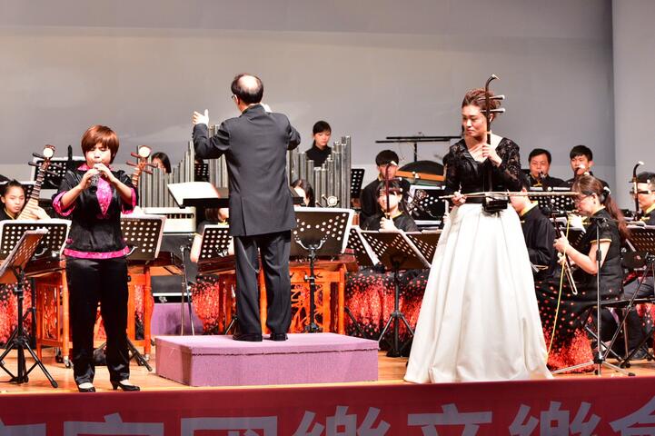 活動邀請國樂界的重量級大師林昱廷擔任客席指揮-嗩吶演奏家曾千芸及二胡演奏家林郁萱擔任主演人員