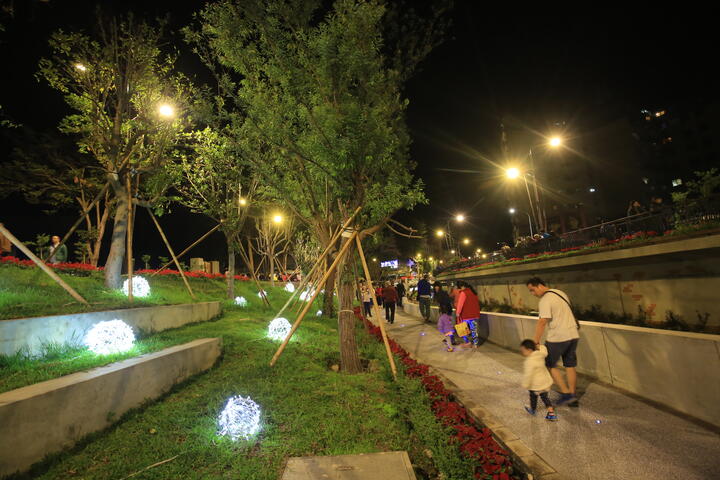 市府舉行大型活動時-均會投保足額公共意外責任險-示意圖