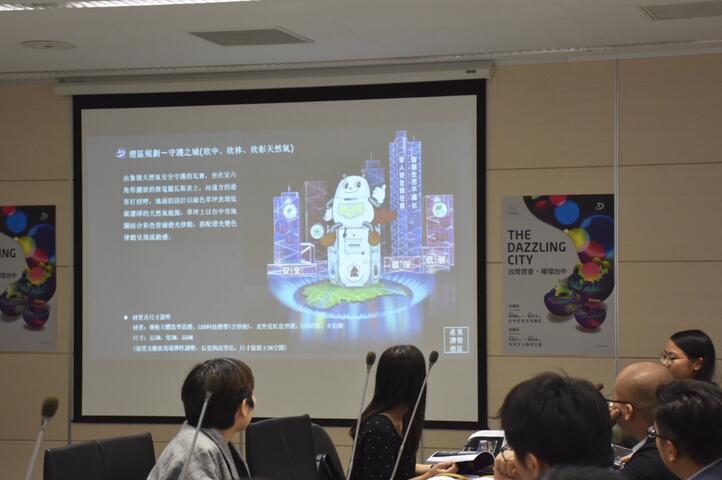 与会大厂也陆续展现灯座设计巧思