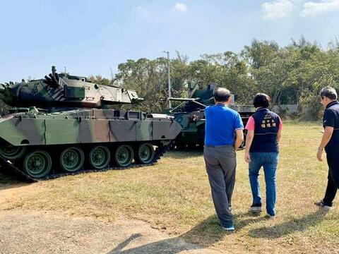 副市长杨琼璎-运动局长李昱叡-副局长郑隆为前往军事灯区视察