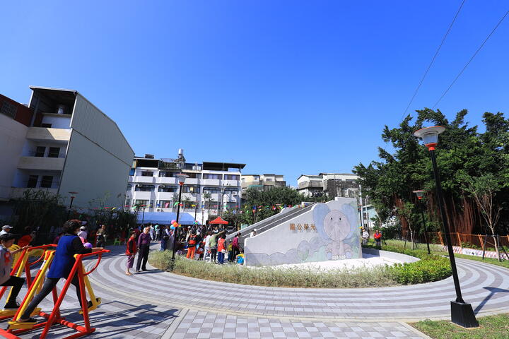 市府投入约528万元完善规划-不仅有大象图腾溜滑梯-白沙坑-水画墙