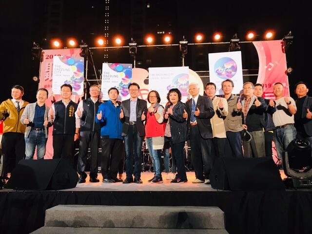 听-见-音乐会首度移师市民广场-视障乐团轮番高唱