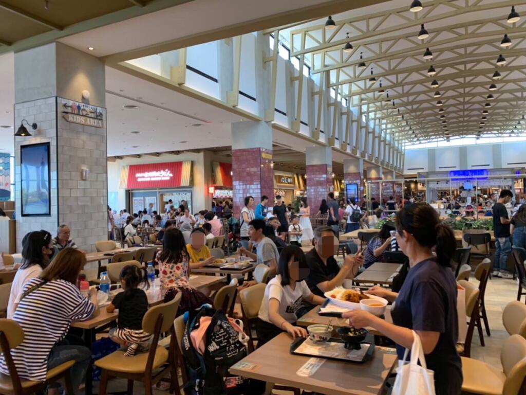 明年元旦起購物中心內用餐飲禁止提供免洗餐具