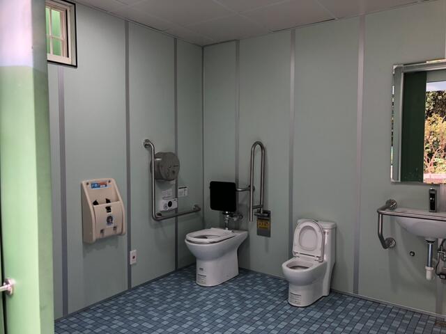 內裝照片-無障礙兼親子廁所