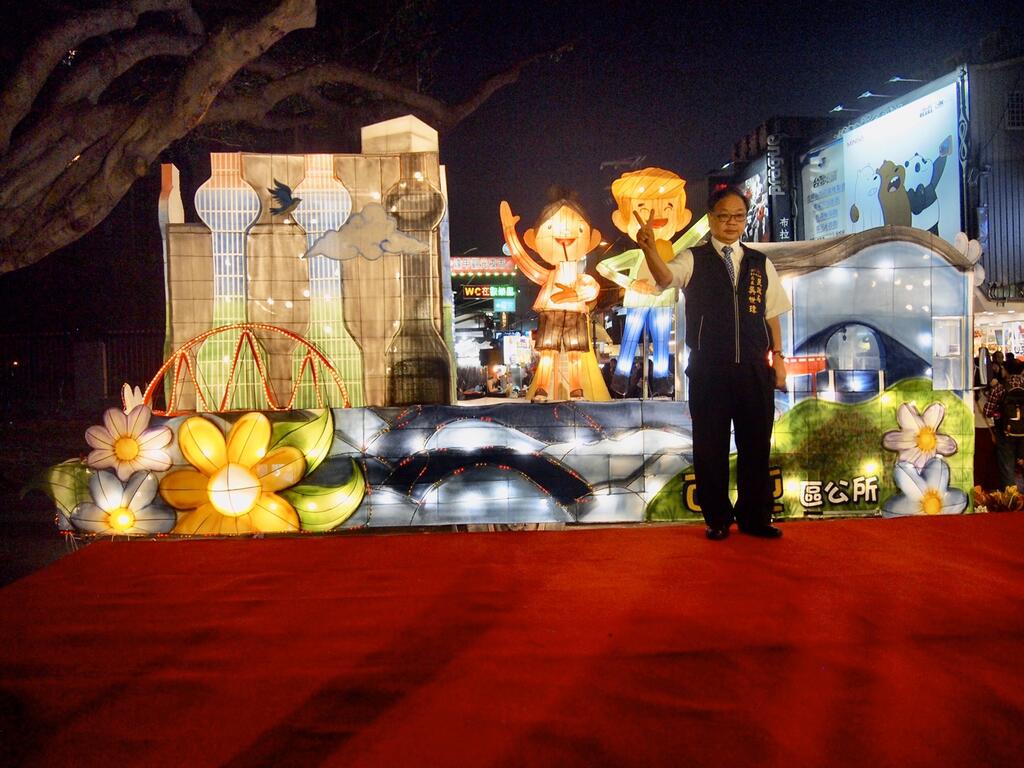 民政局吳世瑋出席西屯花燈車點亮儀式